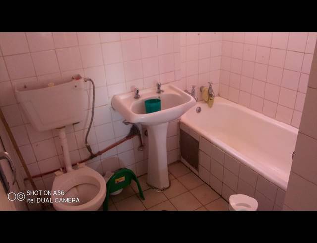 1.5 BEDROOM FLAT FOR SALE IN PRETORIA WEST